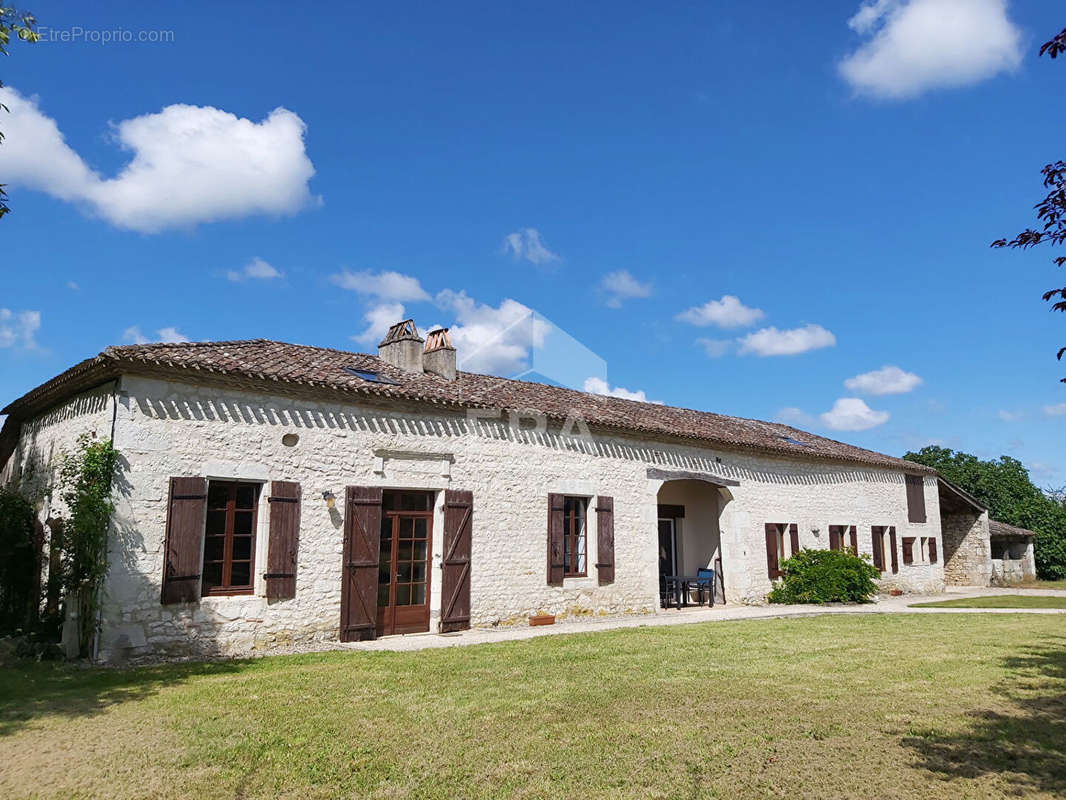 Maison à GAGEAC-ET-ROUILLAC