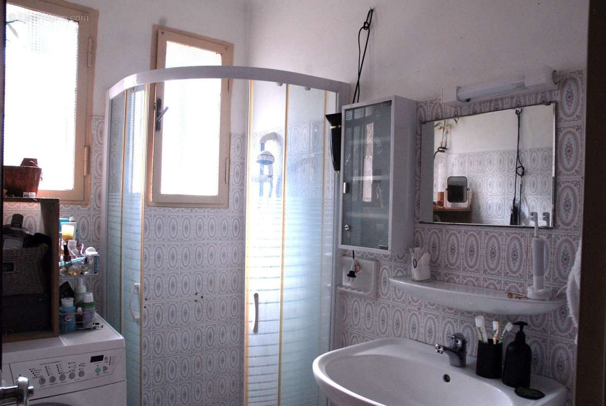 Salle de bain - Maison à MAUGUIO