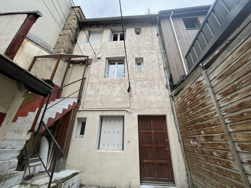 Appartement à SAINT-ETIENNE