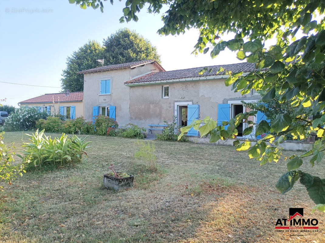 Maison à AUBETERRE-SUR-DRONNE