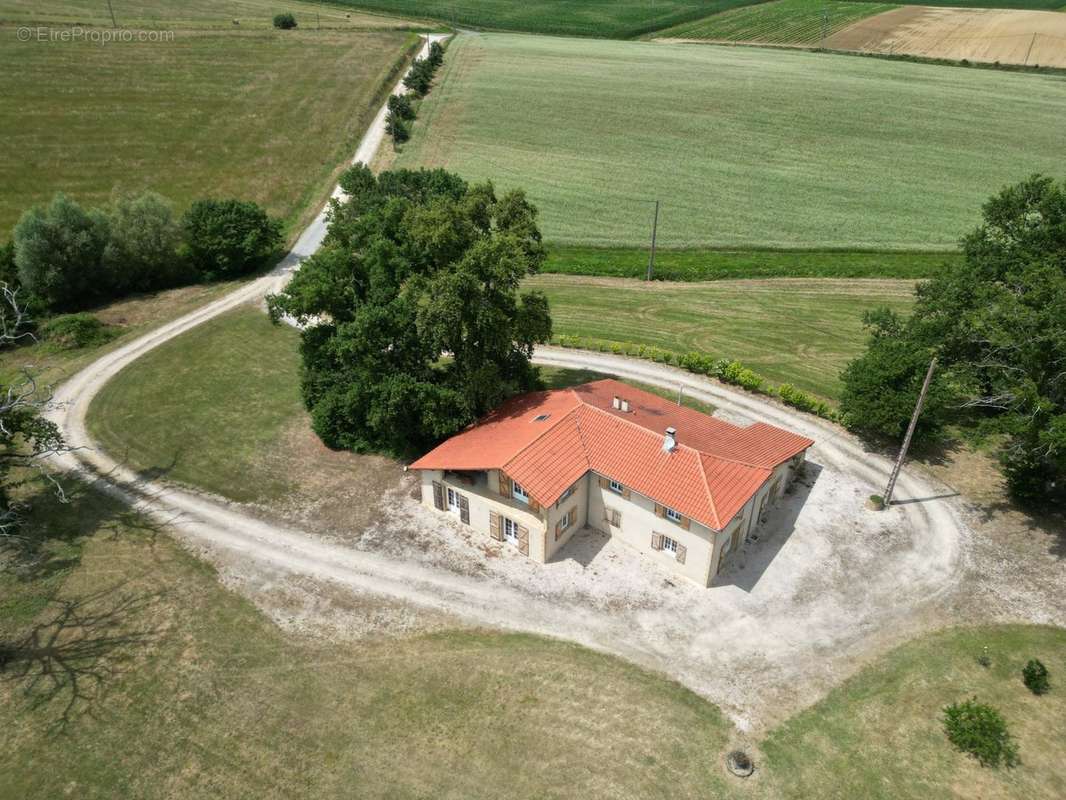 Maison à BARCUGNAN