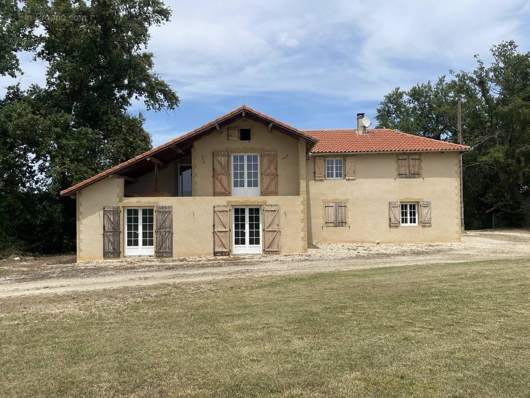 Maison à BARCUGNAN