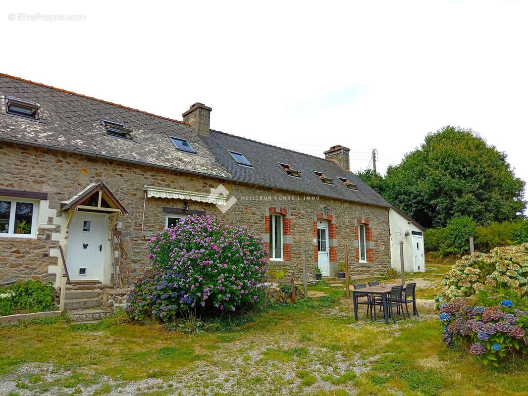 Maison à QUINTIN