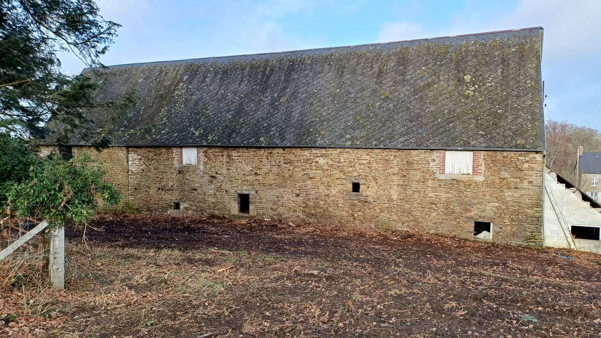 Maison à MONTILLY-SUR-NOIREAU