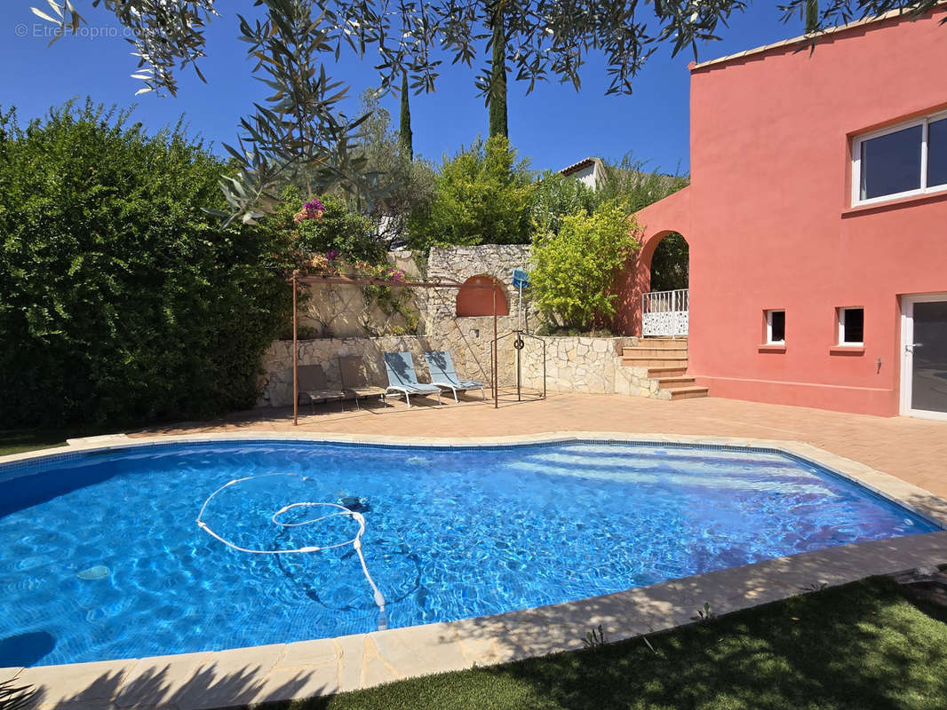 Maison à LE CASTELLET