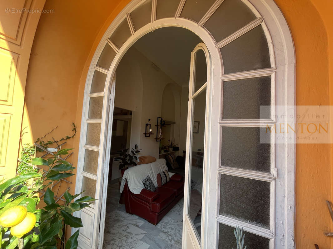 Appartement à MENTON