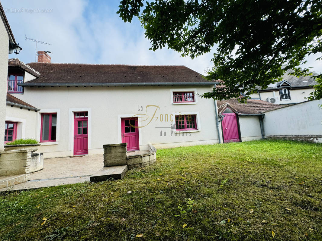 Maison à MEHUN-SUR-YEVRE