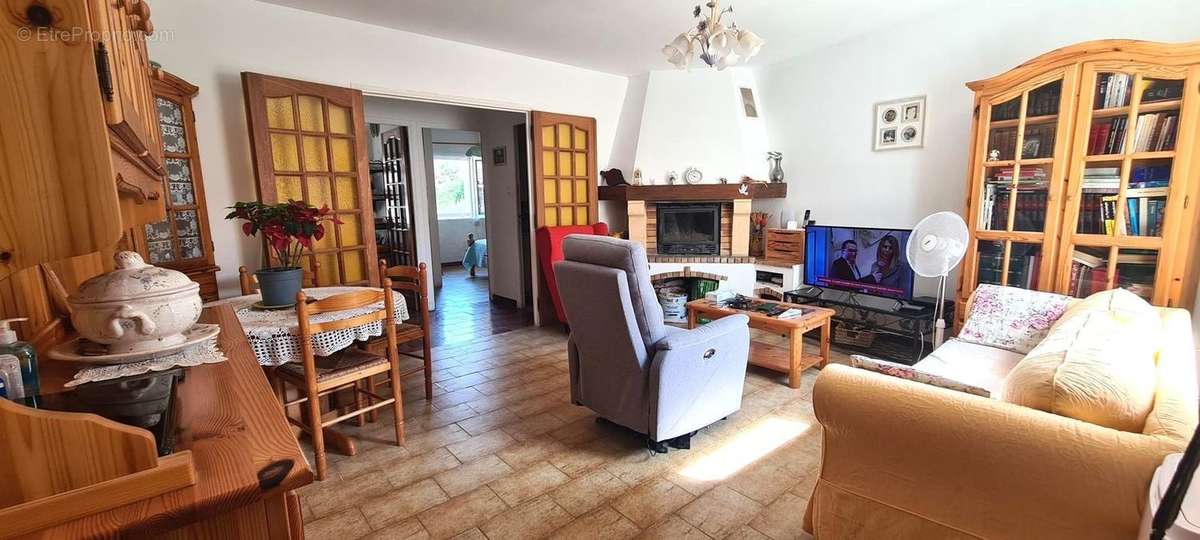 Appartement à SIGNES