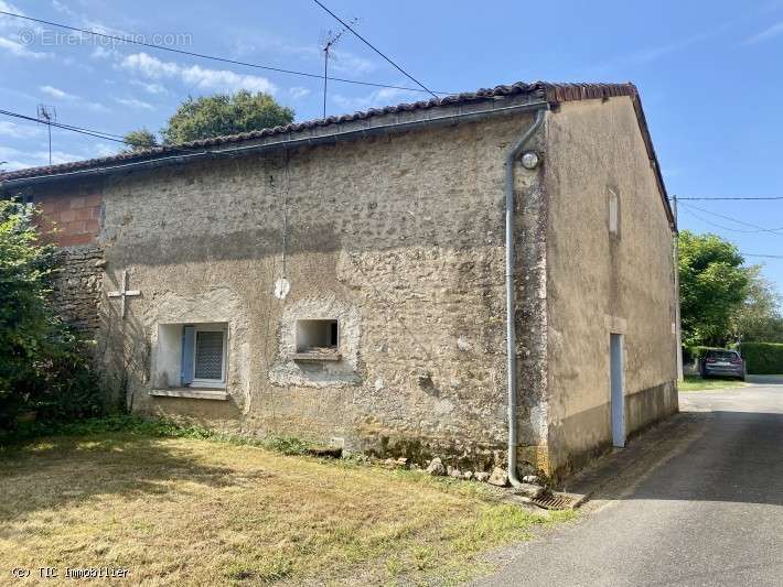 Maison à CHAMPAGNE-MOUTON