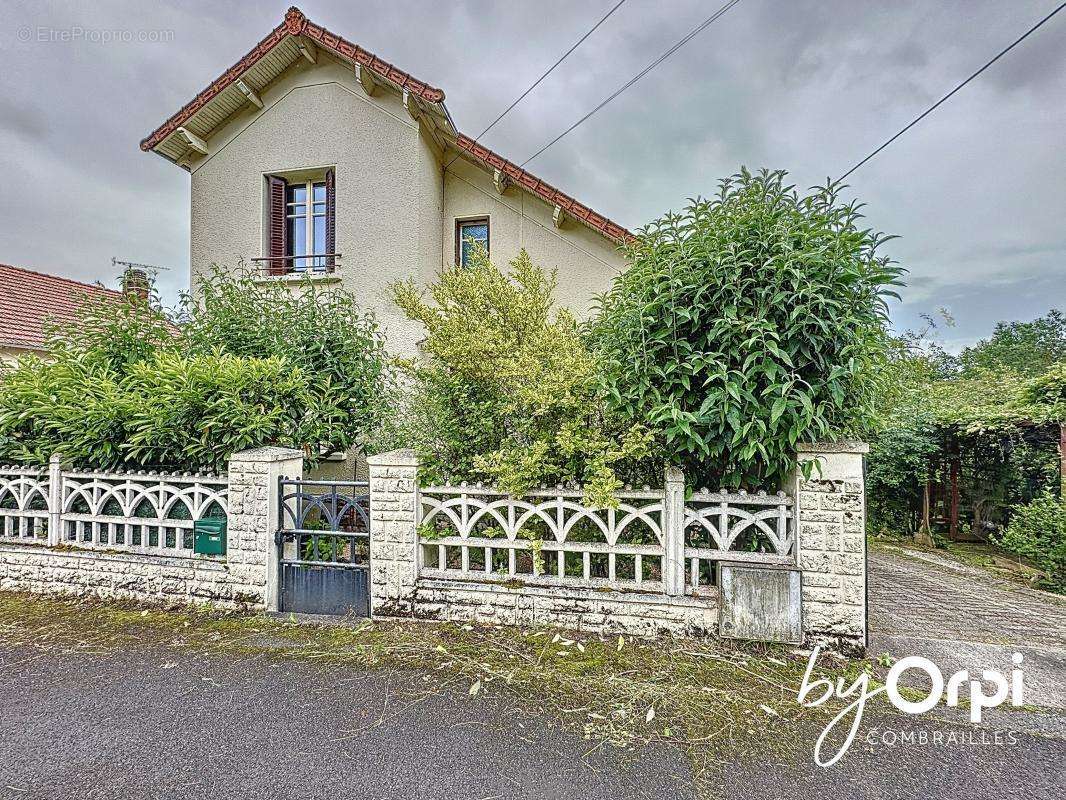 Maison à SAINT-ELOY-LES-MINES