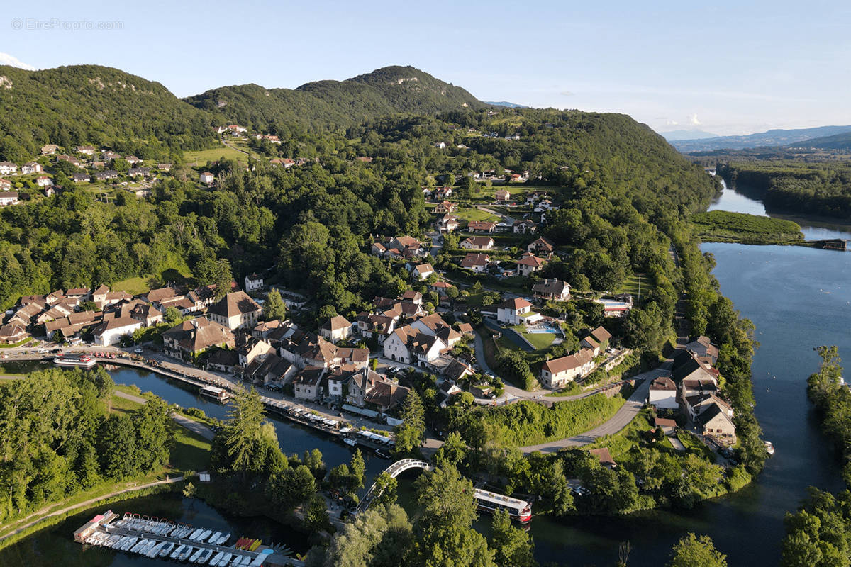 Terrain à CHANAZ