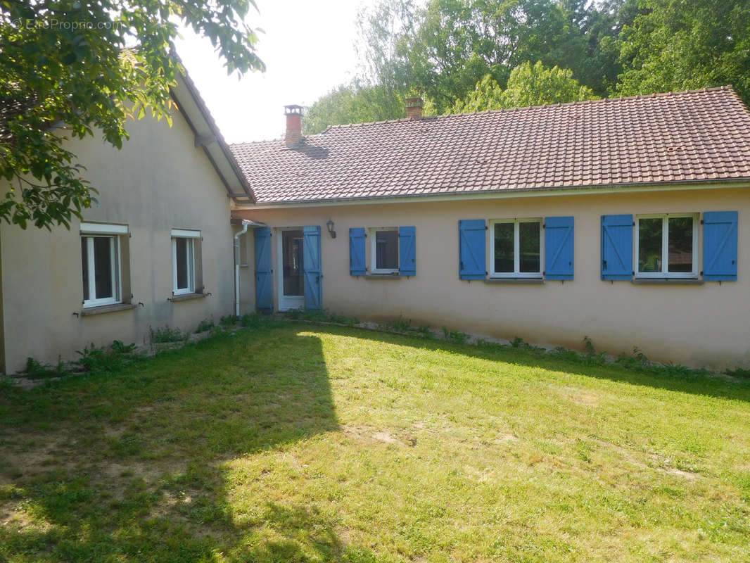 Maison à SAINT-YRIEIX-LA-PERCHE