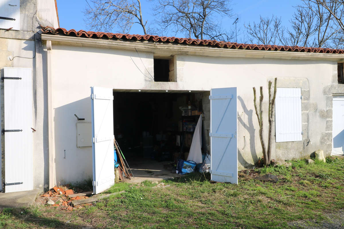 Maison à SAINT-SAVINIEN