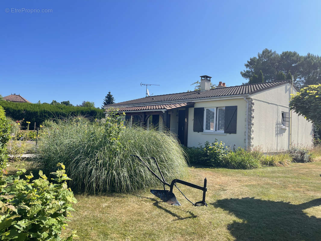 Maison à COURSAC