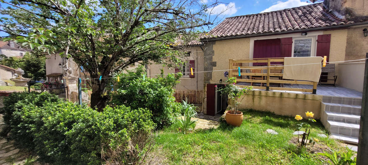 Maison à BOURDEILLES