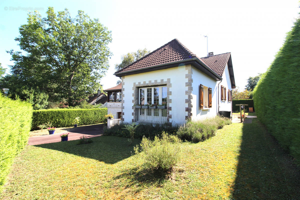 Maison à VARENNES-VAUZELLES