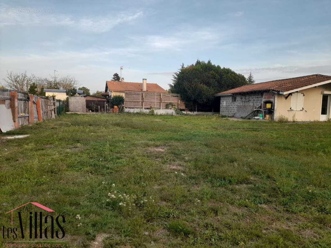 Terrain à CASTELNAU-DE-MEDOC