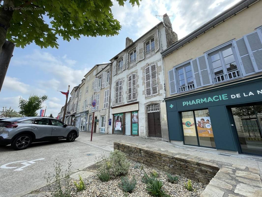 Appartement à SAINT-YRIEIX-LA-PERCHE