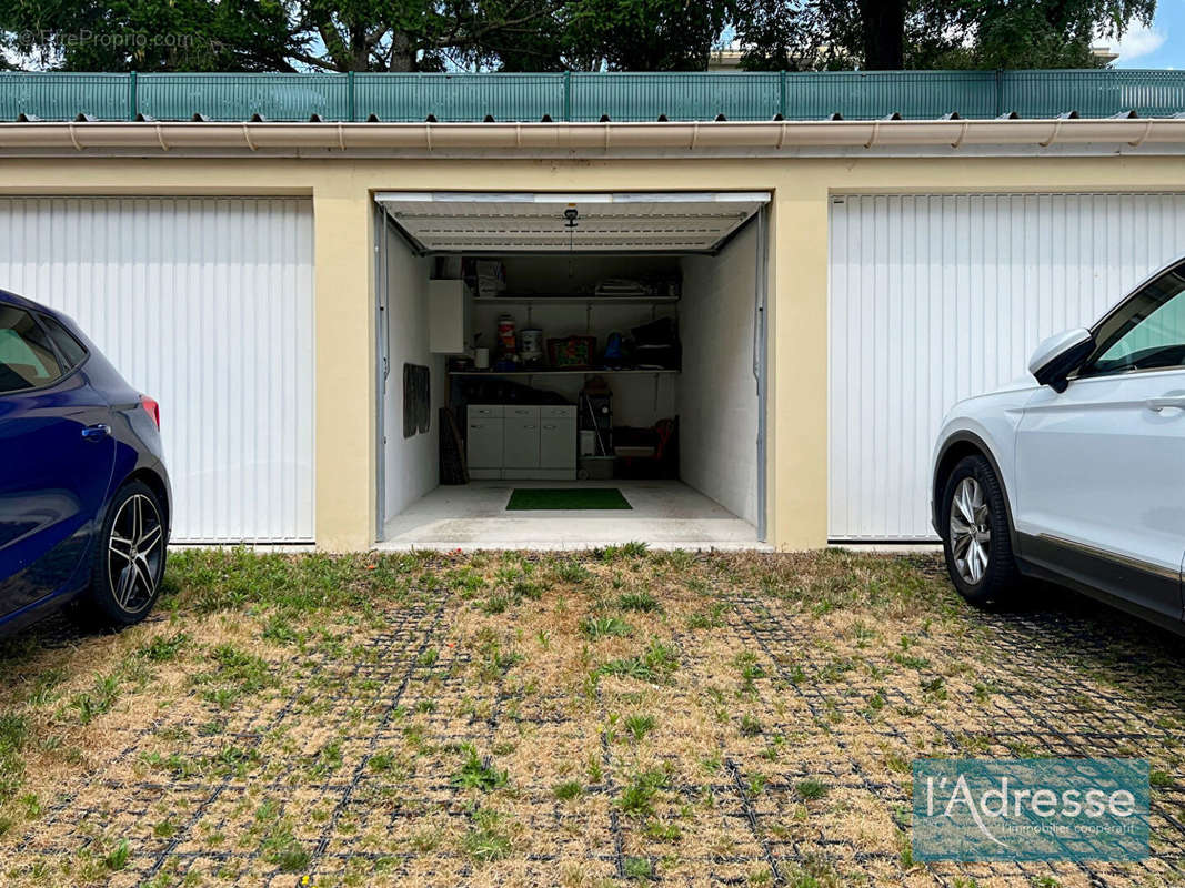 Parking à MENNECY