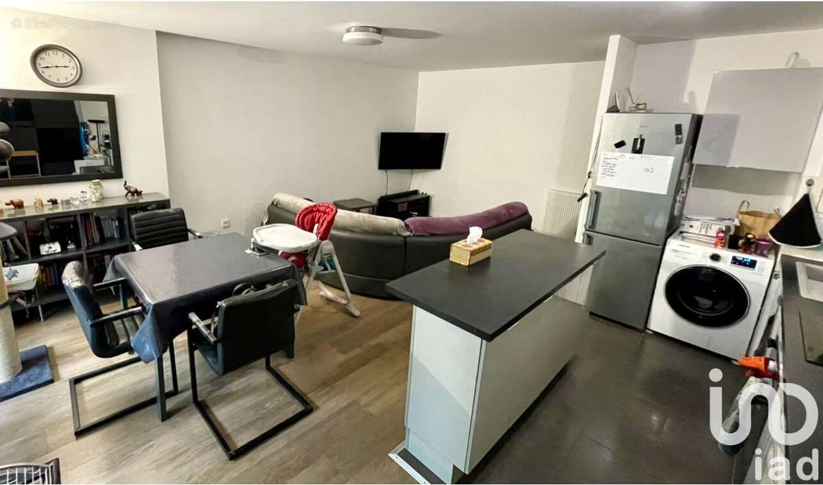 Photo 2 - Appartement à GENNEVILLIERS