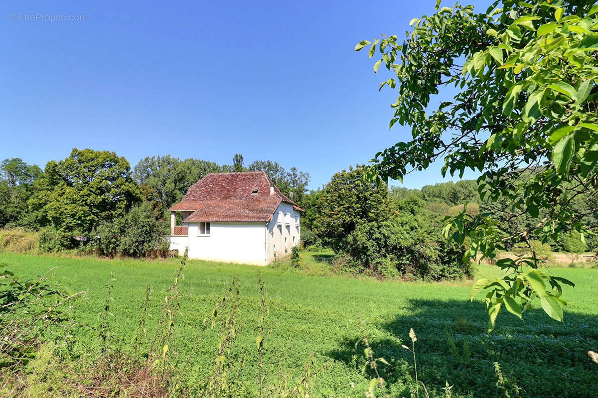 Maison à LISSAC-ET-MOURET