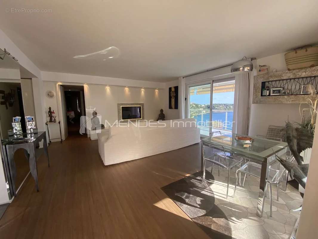 Appartement à ROQUEBRUNE-CAP-MARTIN