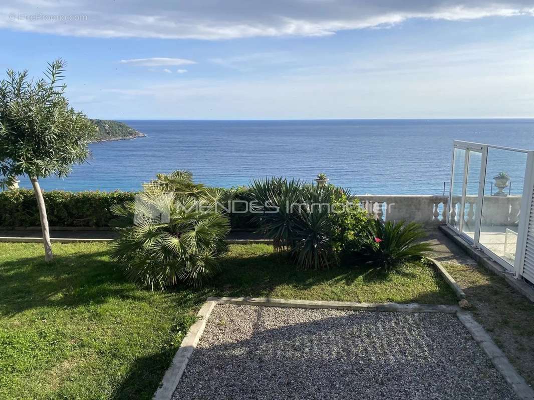 Appartement à ROQUEBRUNE-CAP-MARTIN