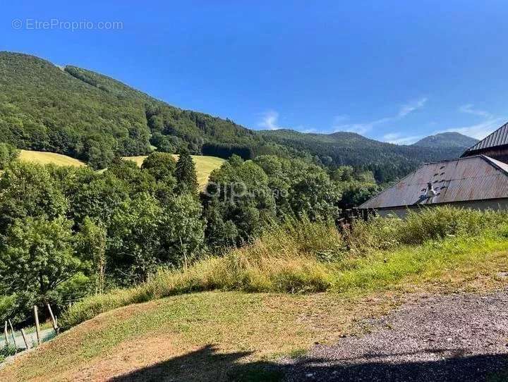 Terrain à AILLON-LE-JEUNE