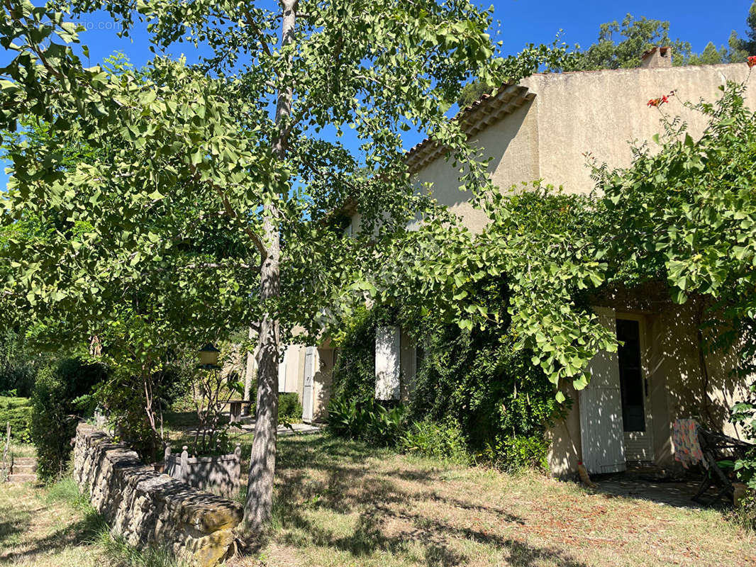 Maison à VAUGINES