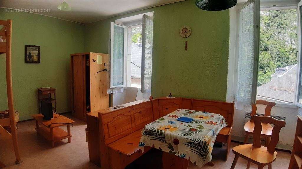 Appartement à EAUX-BONNES