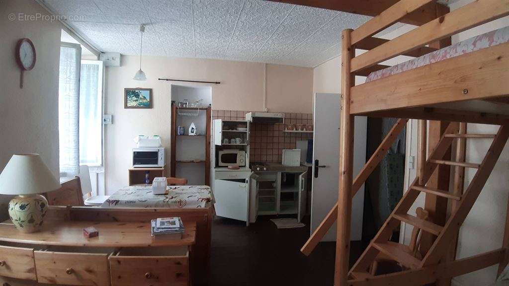 Appartement à EAUX-BONNES