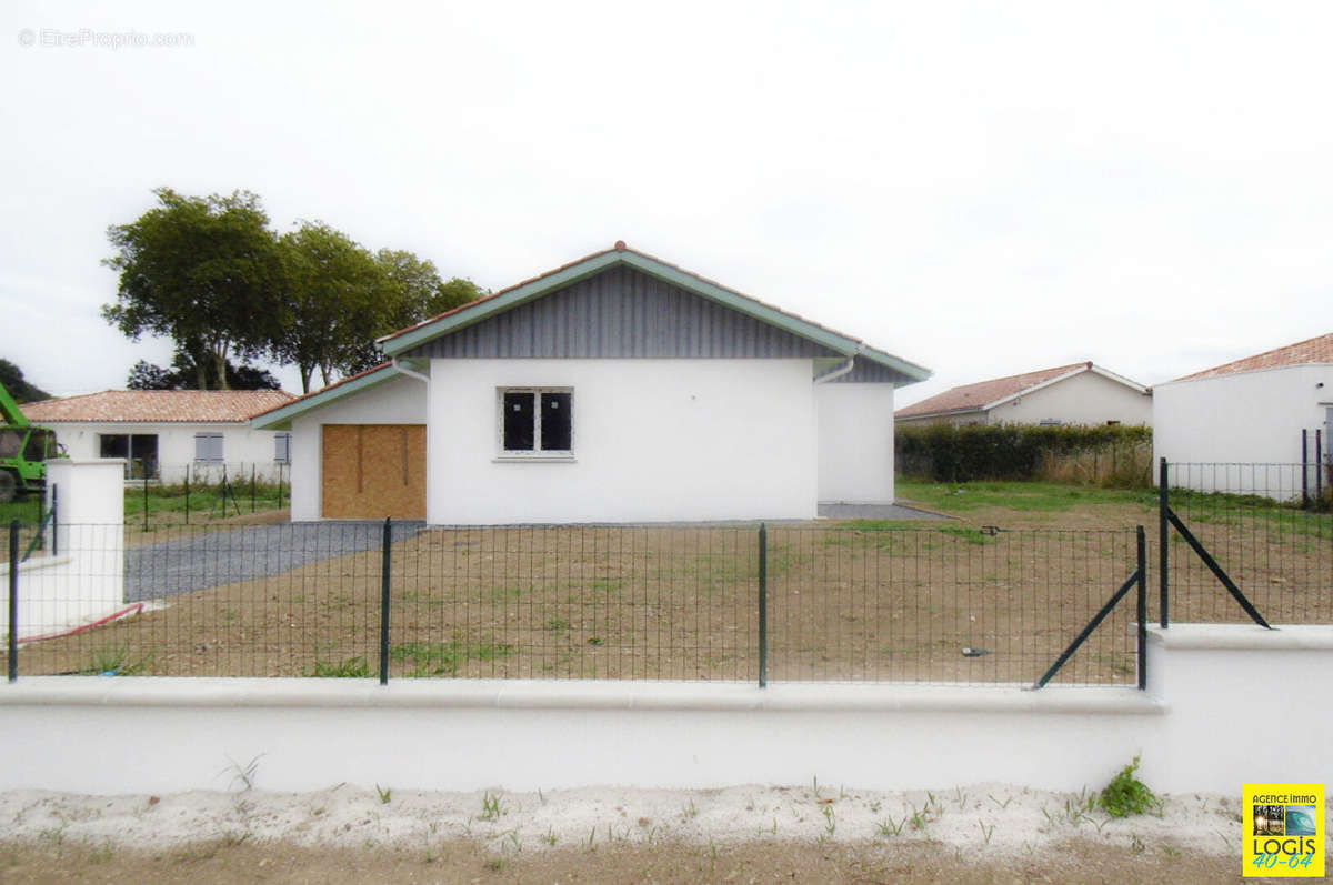 Maison à PORT-DE-LANNE