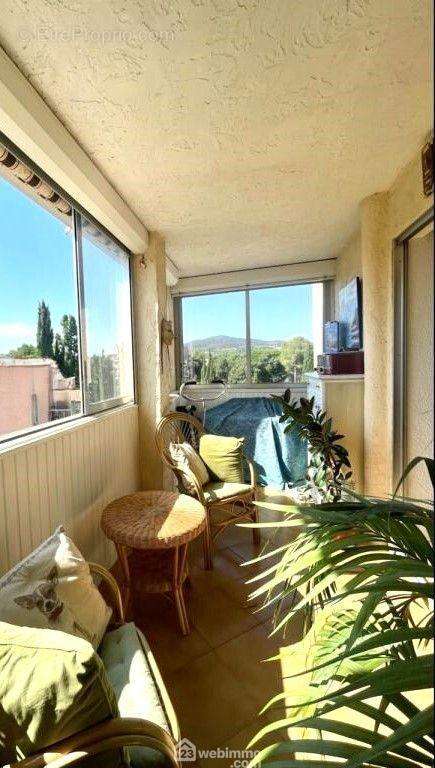 Centre ville de Sainte-Maxime, Terrasse de 8m2 au calme en exposition Ouest - Appartement à SAINTE-MAXIME