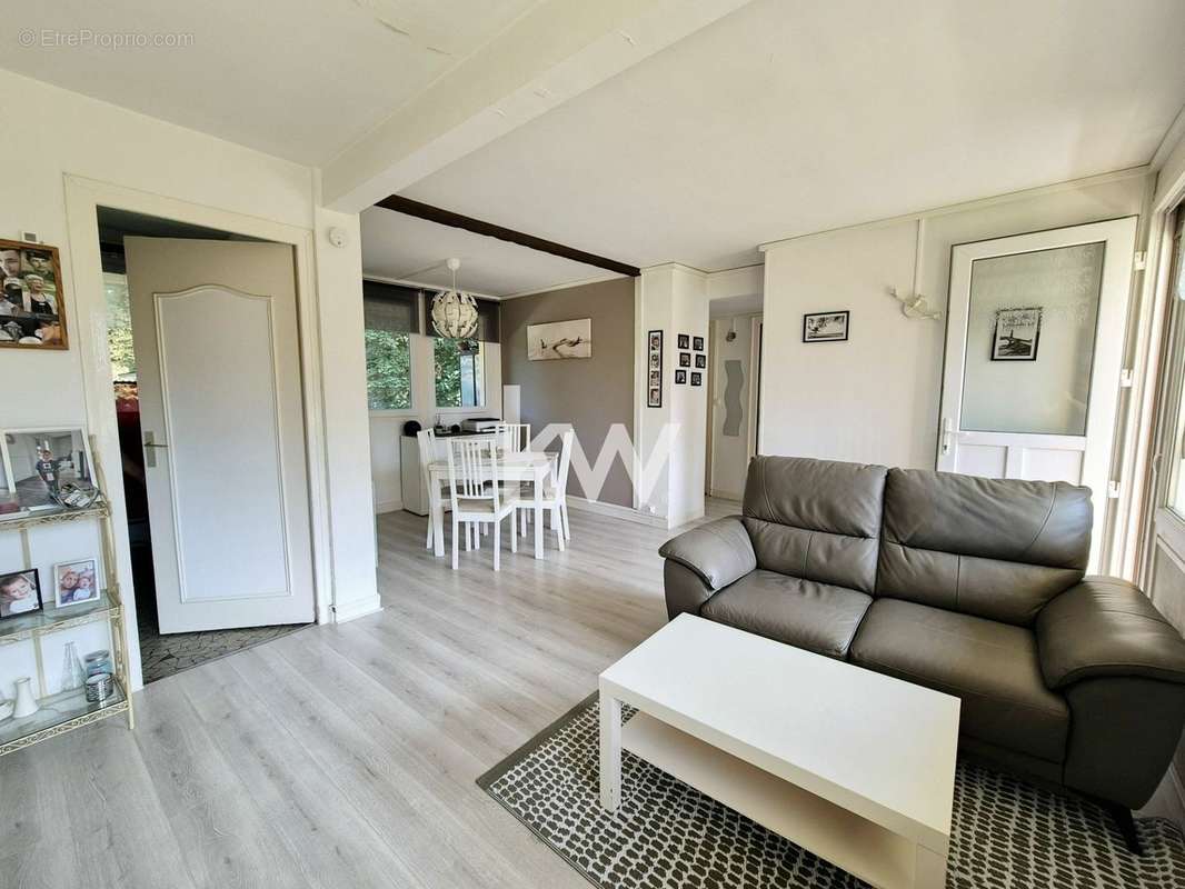 Appartement à CORBEIL-ESSONNES