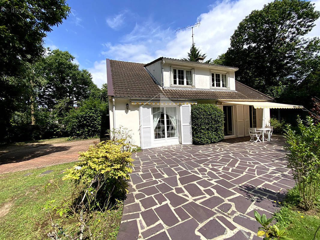 Maison à SAINT-FARGEAU-PONTHIERRY