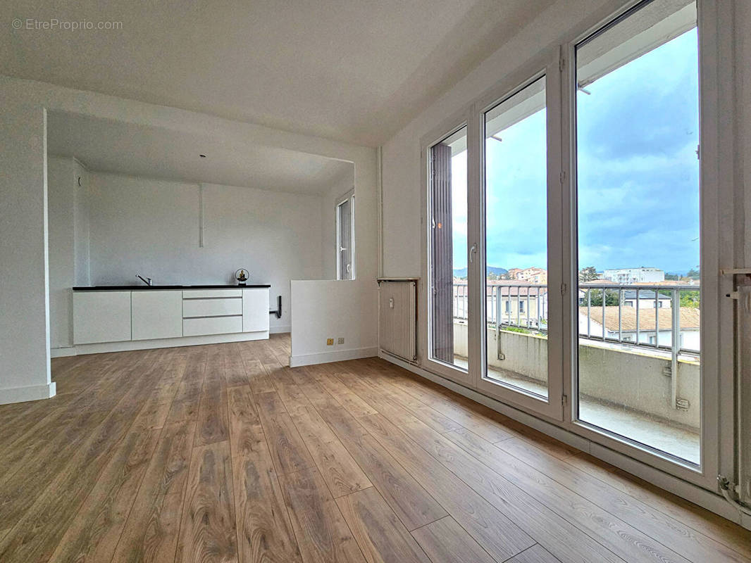 Appartement à ROMANS-SUR-ISERE