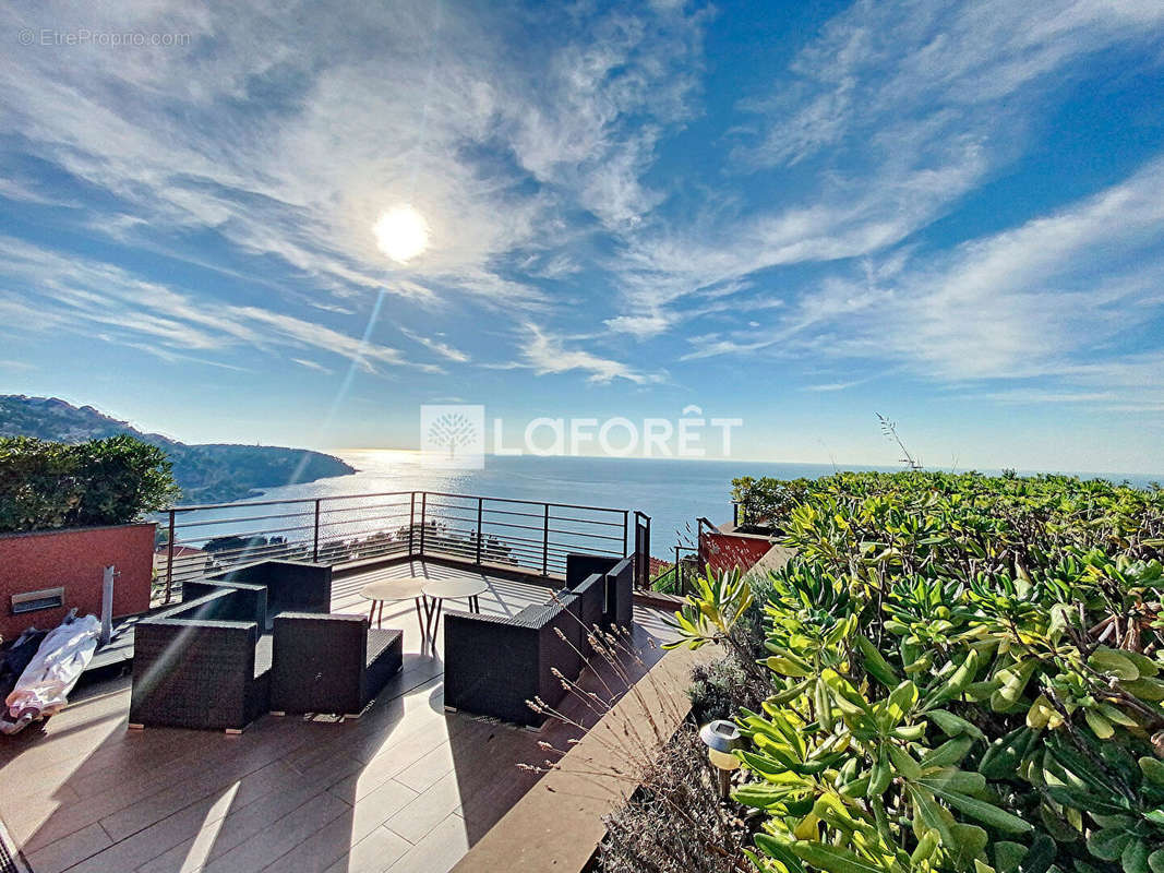 Appartement à ROQUEBRUNE-CAP-MARTIN