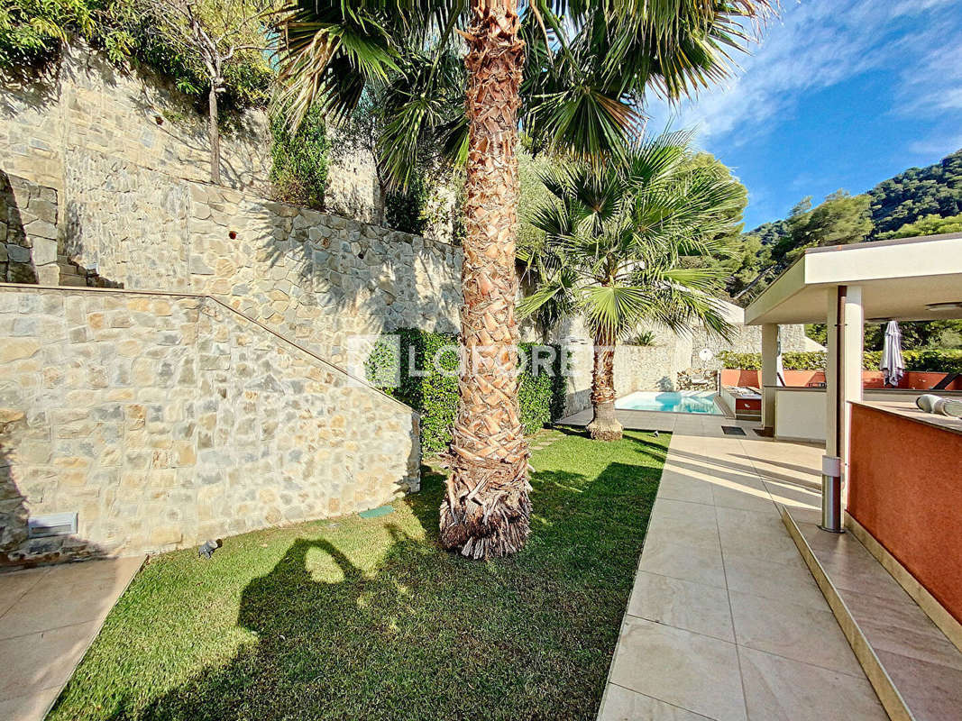 Appartement à ROQUEBRUNE-CAP-MARTIN