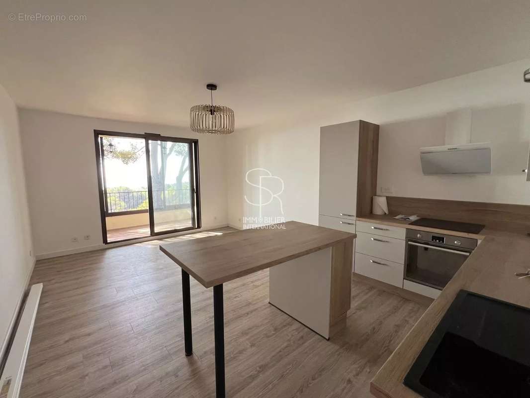 Appartement à VILLENEUVE-LOUBET