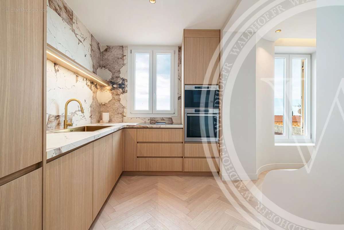 Appartement à ROQUEBRUNE-CAP-MARTIN