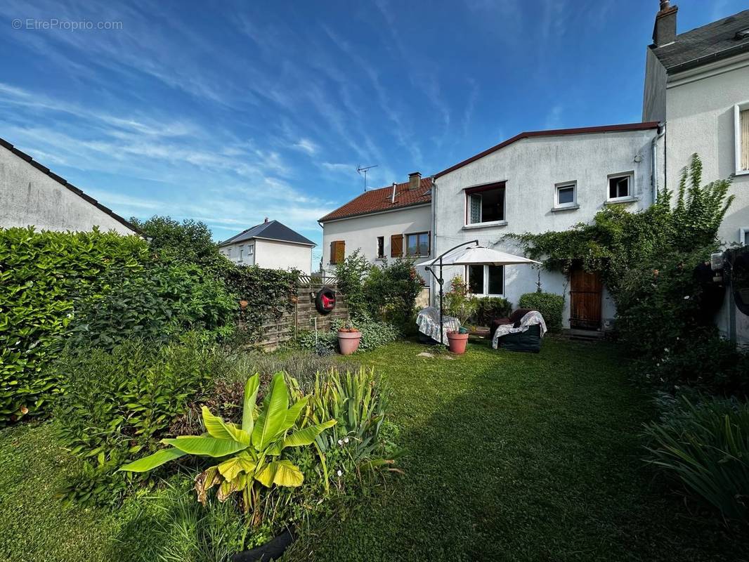 Maison à FLEURY-LES-AUBRAIS