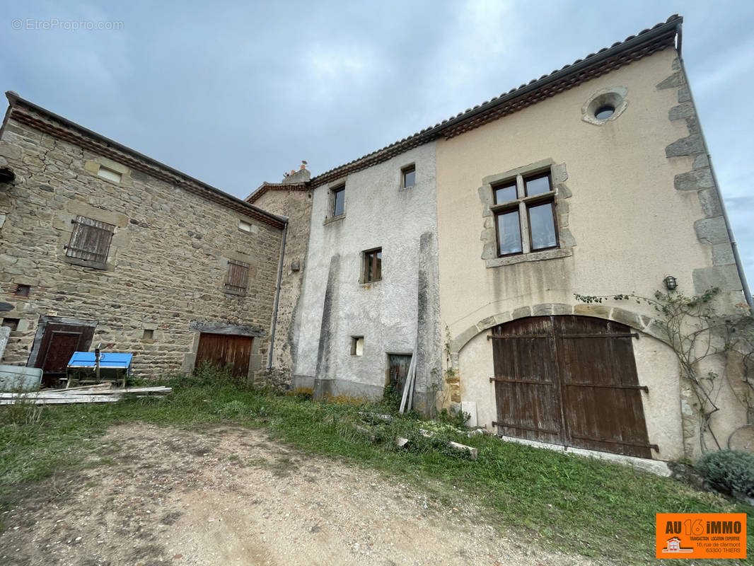 Maison à TREZIOUX