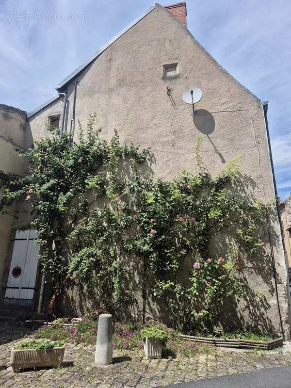 Maison à EBREUIL