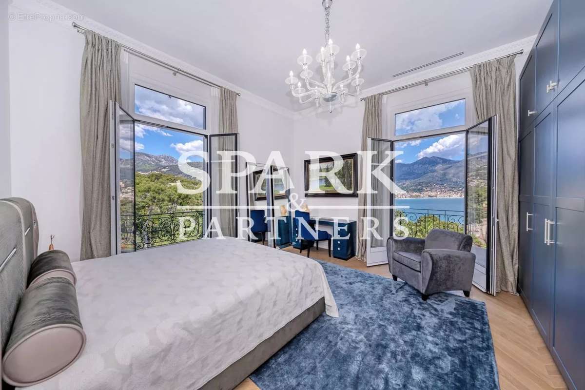 Appartement à ROQUEBRUNE-CAP-MARTIN