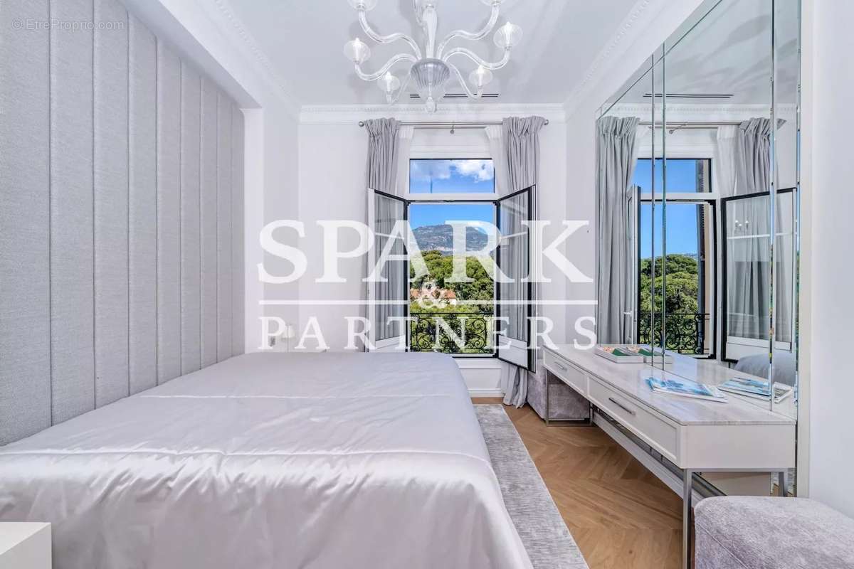 Appartement à ROQUEBRUNE-CAP-MARTIN