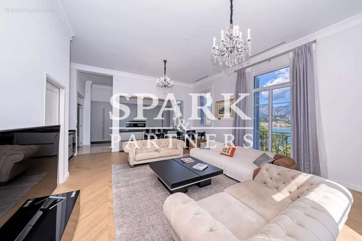 Appartement à ROQUEBRUNE-CAP-MARTIN