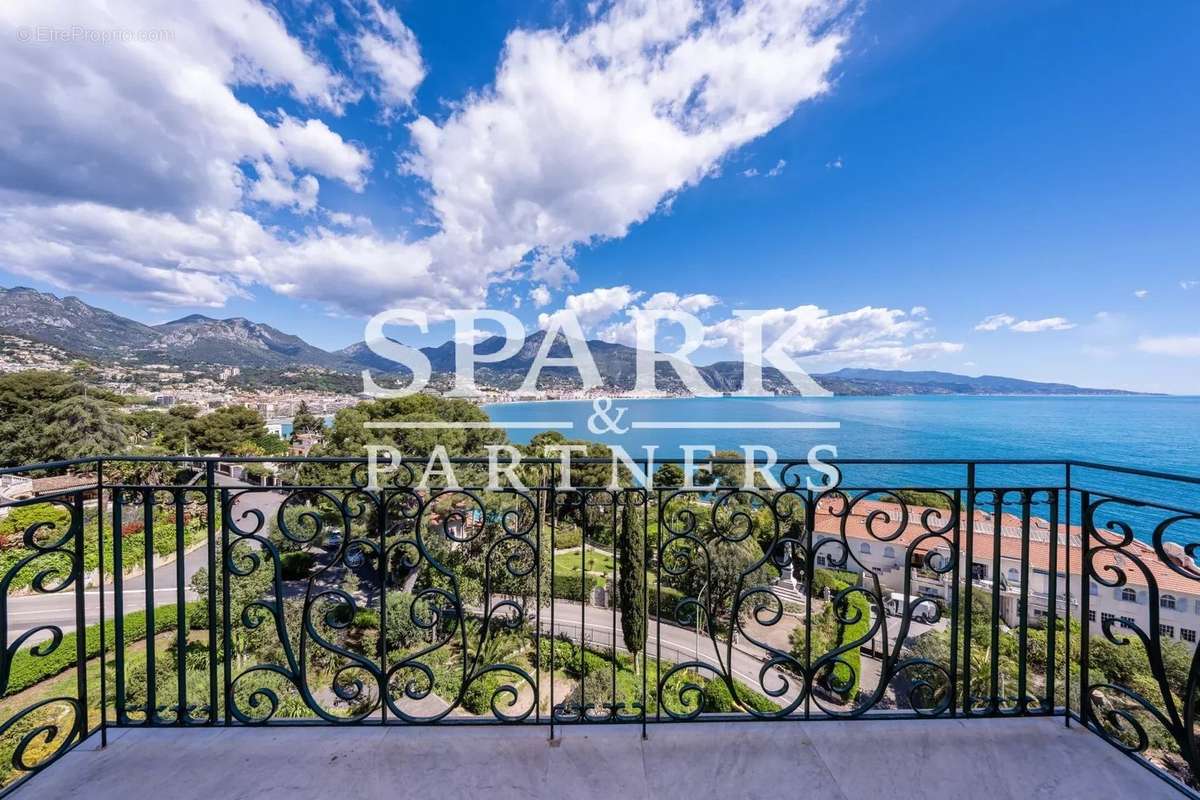 Appartement à ROQUEBRUNE-CAP-MARTIN