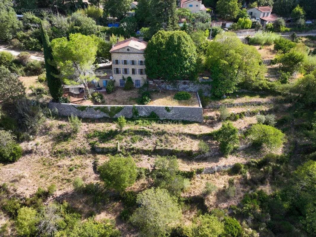 Maison à SAINT-CEZAIRE-SUR-SIAGNE