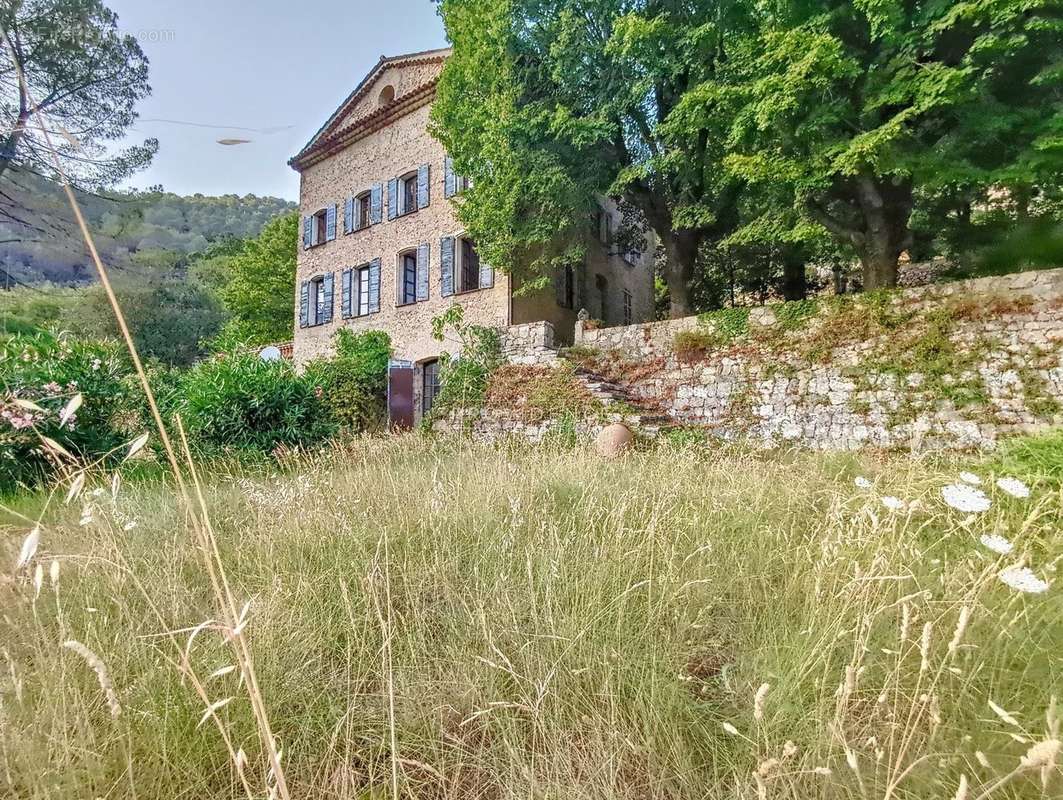 Maison à SAINT-CEZAIRE-SUR-SIAGNE