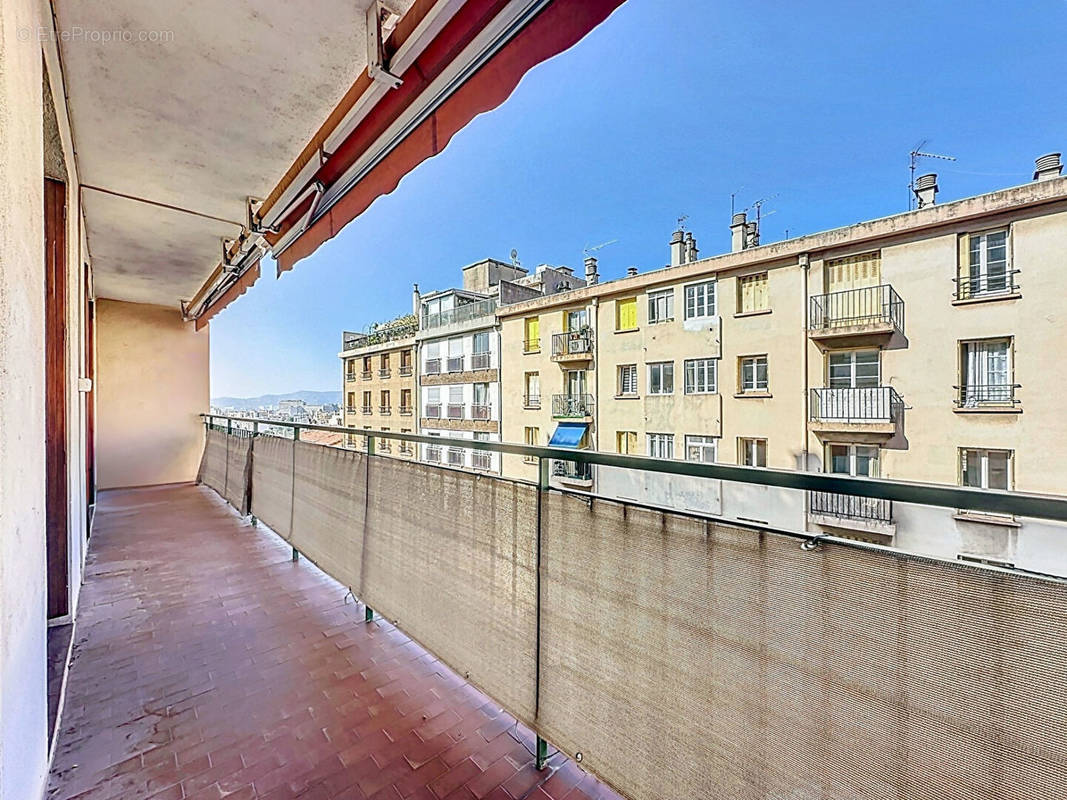 Appartement à MARSEILLE-4E